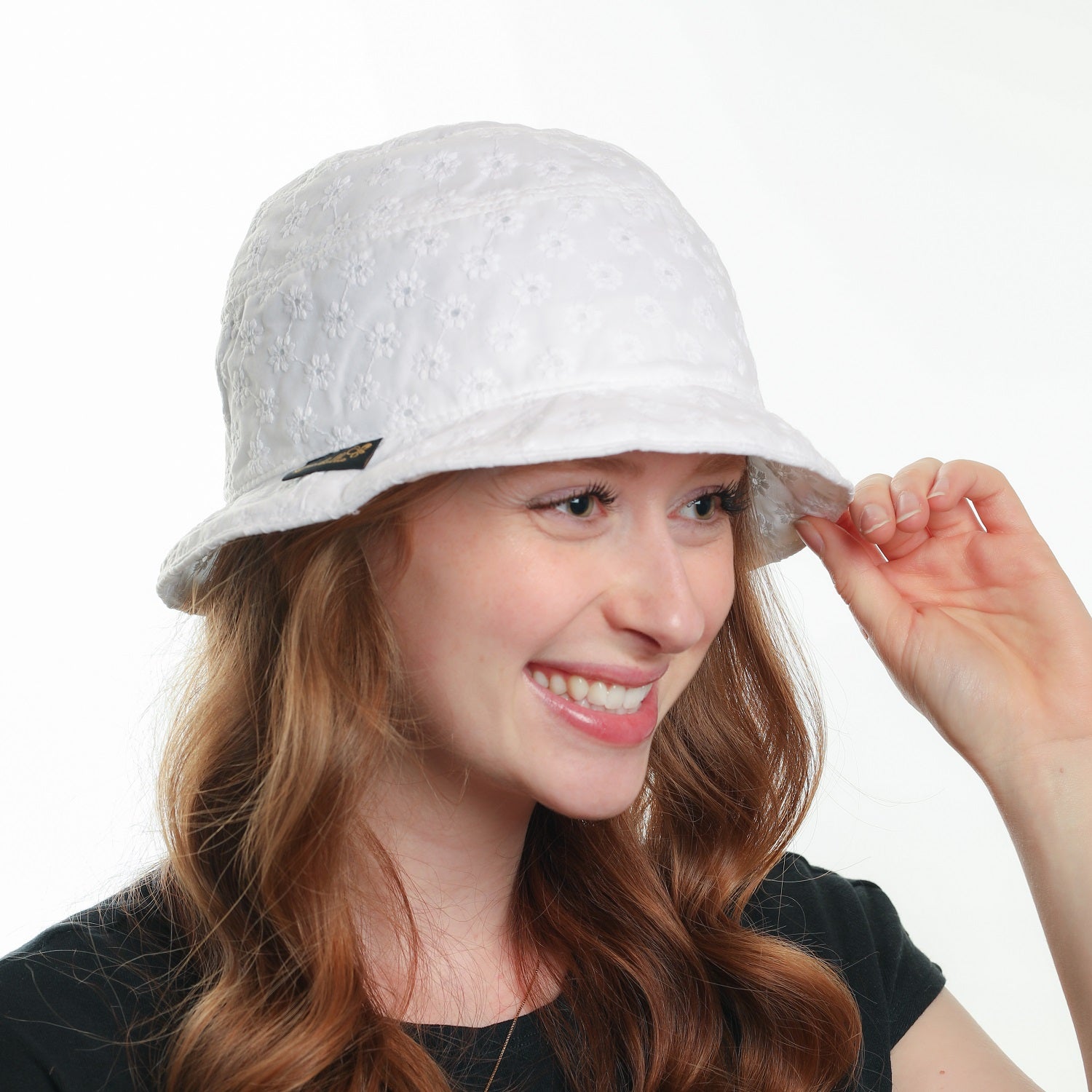 Chapeau cloche de broderie Lorella