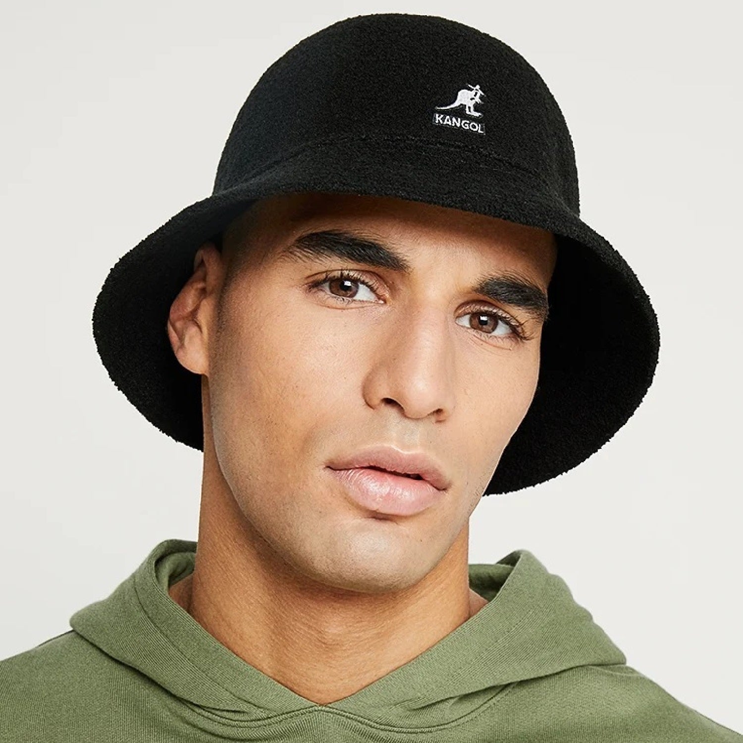 Chapeau Kangol Bermuda casual noir