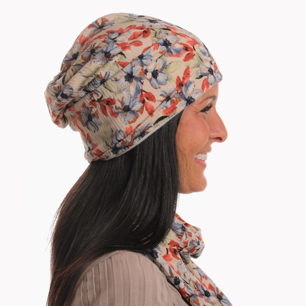 Tuque pendante à motif floral