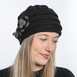 Chapeau bonnet en laine bouillie avec fleur