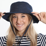 Outdoor hat with drawstring