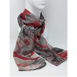 Light scarf with geometric patterns
